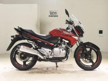 Suzuki GSR250