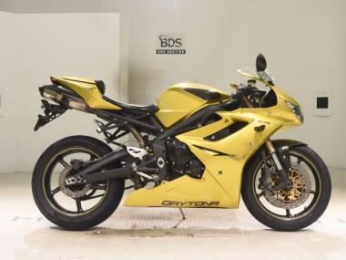 Triumph Daytona675