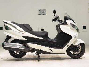 Suzuki Skywave 400s