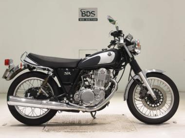 Yamaha SR400