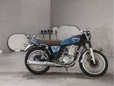 Yamaha SR400