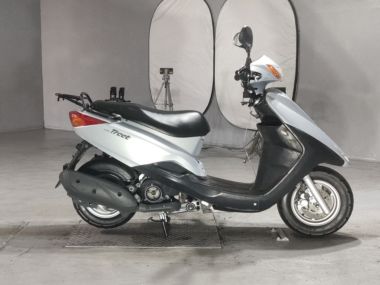 Yamaha Axis Treet
