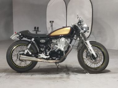 Yamaha SR400