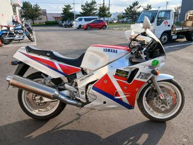 Yamaha FZR1000