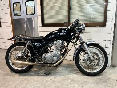 Yamaha SR400