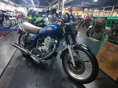 Yamaha SR400