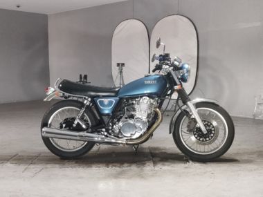 Yamaha SR400