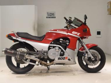 Kawasaki GPZ900R
