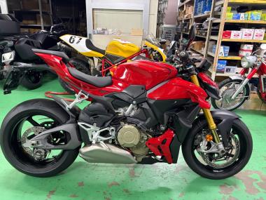 Ducati Street Fighter V4S