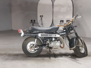 Suzuki Van VAN90