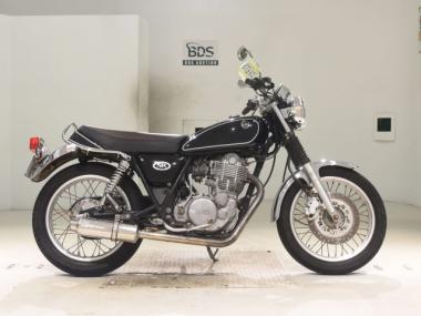 Yamaha SR400