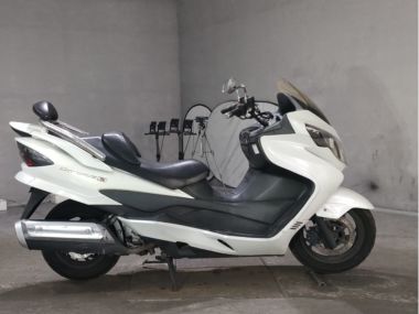 Suzuki Skywave 250s