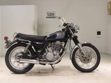 Yamaha SR400