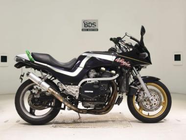 Kawasaki GPZ900R