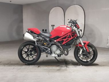 Ducati Monstar 796