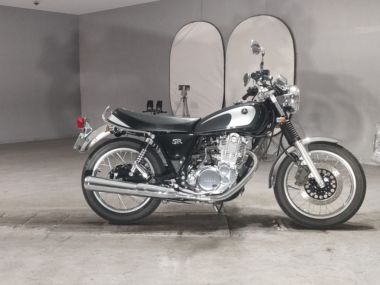Yamaha SR400