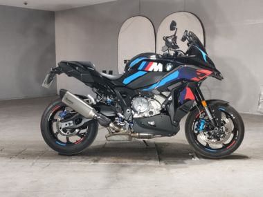 BMW M1000XR