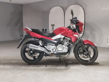 Suzuki GSR250