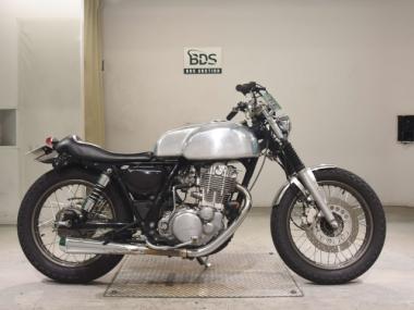 Yamaha SR400