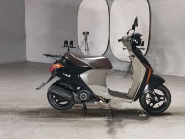 Suzuki Let's5