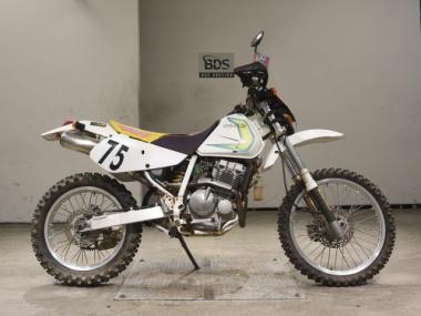 Suzuki DR250R-S