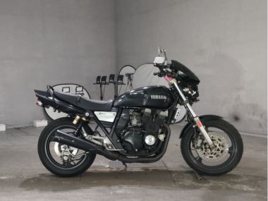 Yamaha XJR400R
