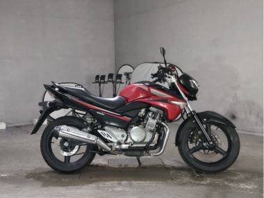 Suzuki GSR250