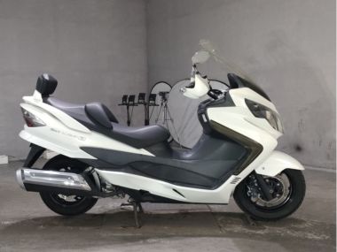 Suzuki Skywave 400s