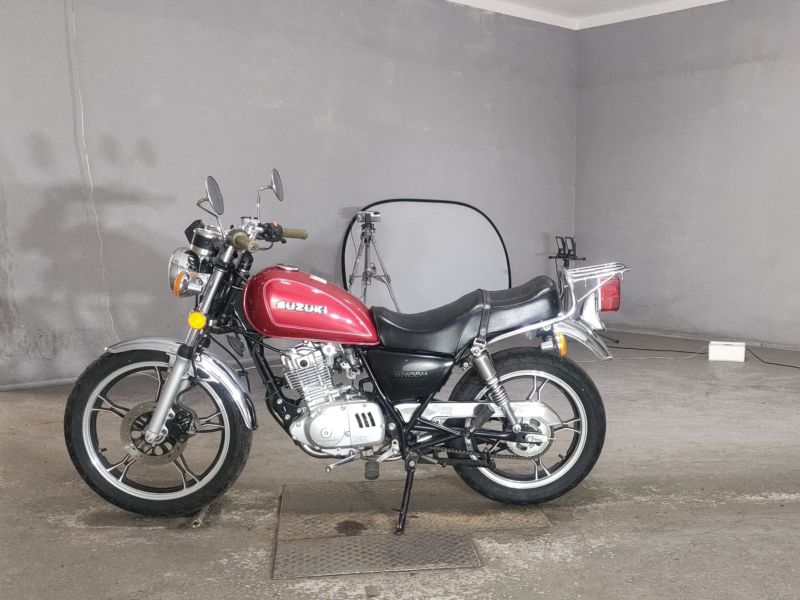 Suzuki GN125H
