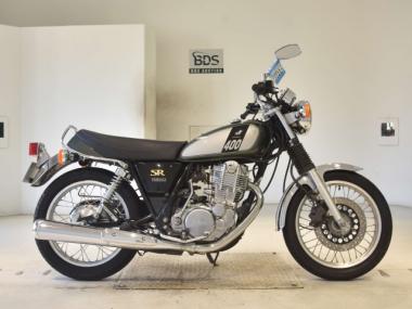 Yamaha SR400