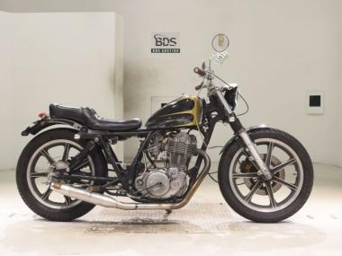 Yamaha SR400