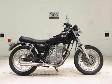 Yamaha SR400