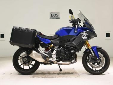 BMW F900XR