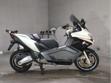Aprilia SRV850