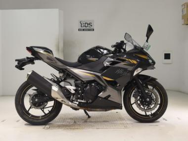 Kawasaki Ninja400
