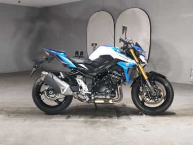 Suzuki GSR750