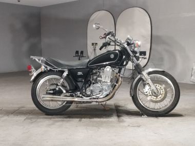 Yamaha SR400