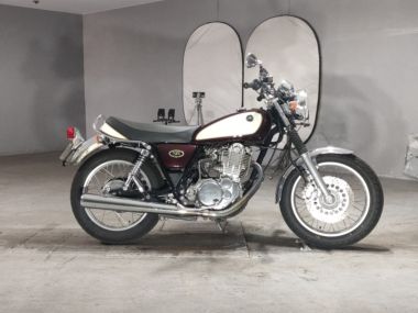 Yamaha SR400