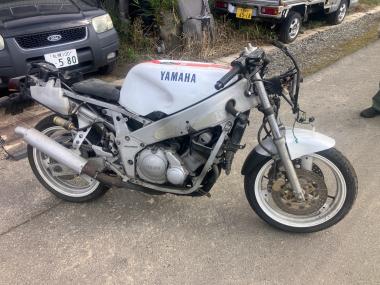 Yamaha FZR400R