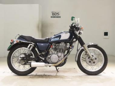 Yamaha SR400