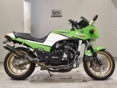 Kawasaki GPZ900R