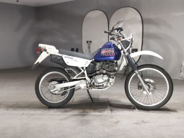Suzuki Djebel200