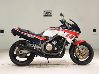 Yamaha FZ750