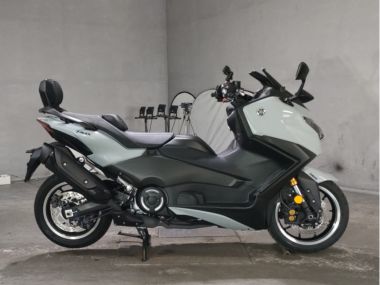 Yamaha T-MAX560
