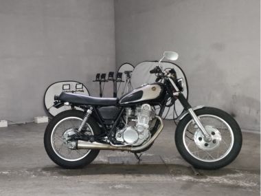 Yamaha SR400