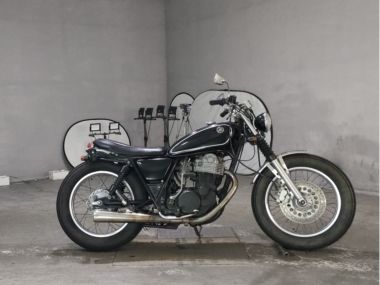 Yamaha SR400