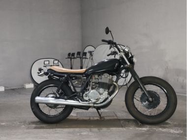 Yamaha SR400