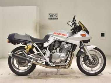 Suzuki GSX400S Katana