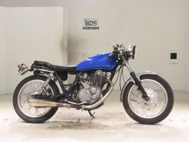 Yamaha SR400