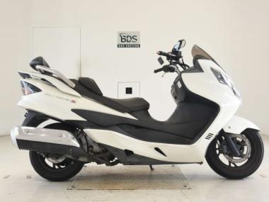 Suzuki Skywave 250s
